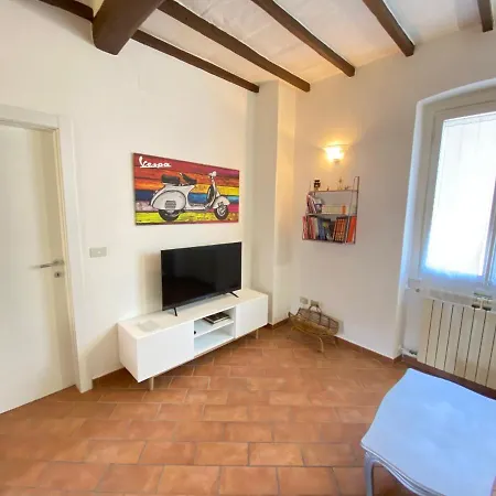 アパート Bnbetter - Teddy, Near The Train Station To Florence *