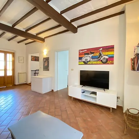 アパート Bnbetter - Teddy, Near The Train Station To Florence プラート