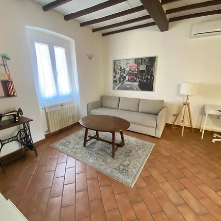 Sole - Nel Centro Storico Vicino Stazione Прато